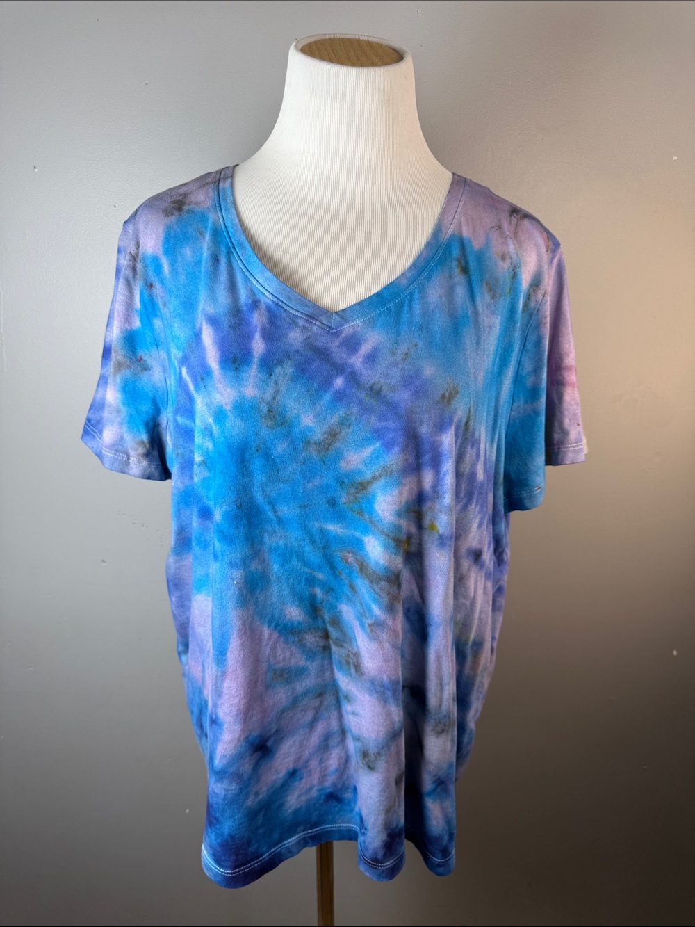 Tie-Dye V-Neck Women’s Top in Blue and Purple